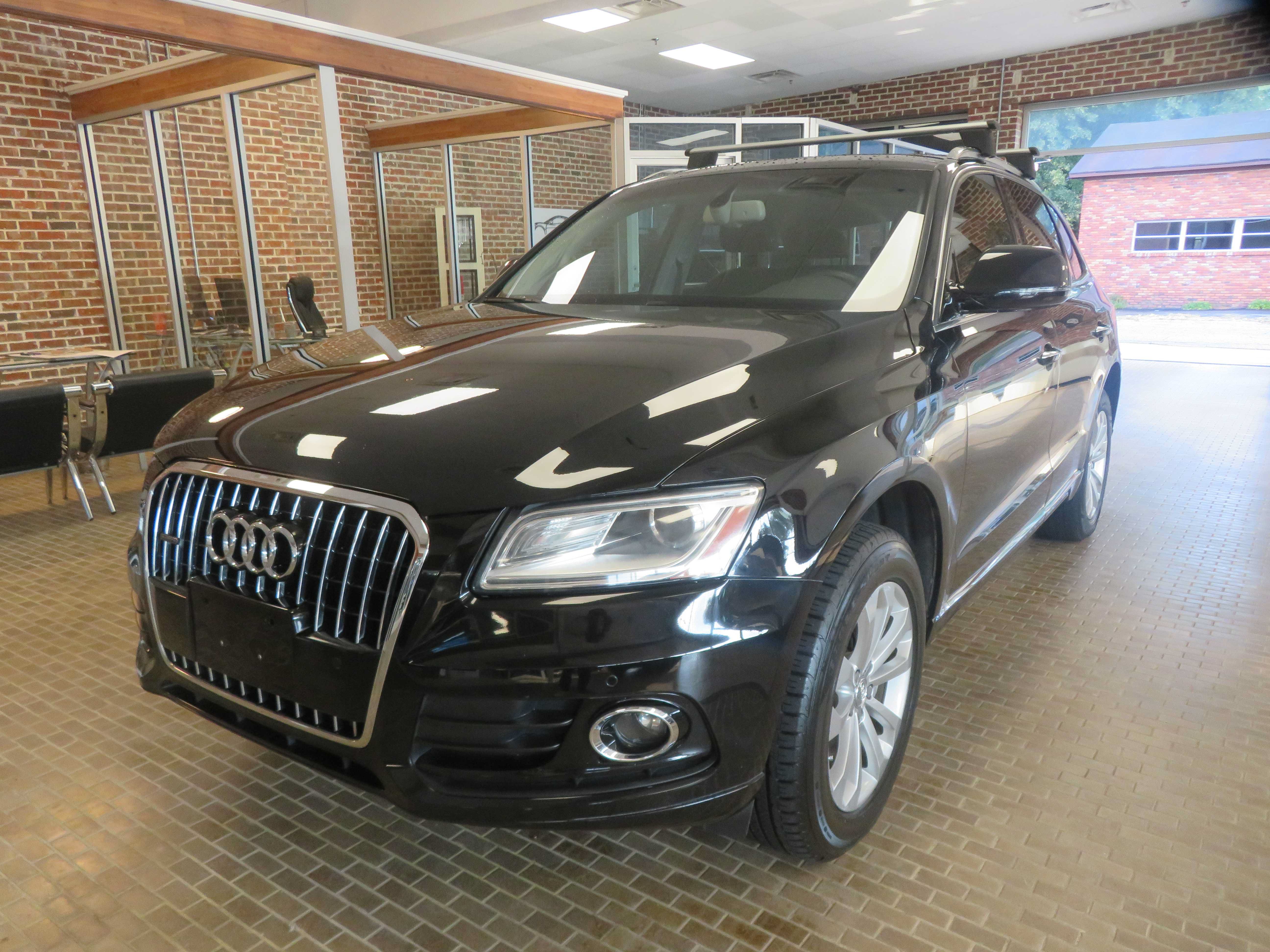 Used 2015 Audi Q5 2.0T Premium Plus w/ Technology Package AWD/4WD image 1