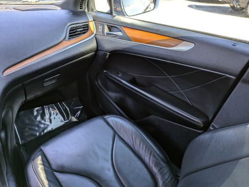 Used 2018 Lincoln MKC Select w/ Select Plus Package image 19