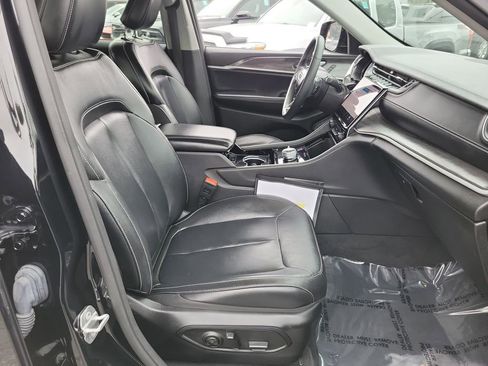 Certified 2023 Jeep Grand Cherokee Limited image 15