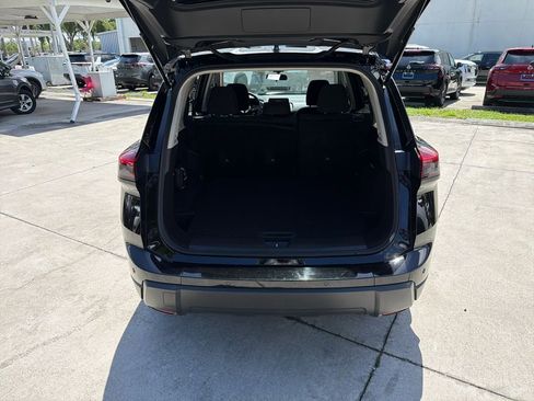Used 2024 Nissan Rogue S FWD image 29
