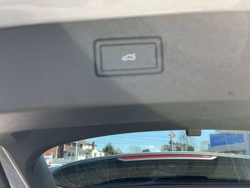 New 2026 Volkswagen Tiguan SE image 9