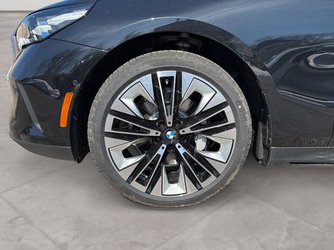 New 2026 BMW 530i xDrive w/ Premium Package AWD/4WD image 14
