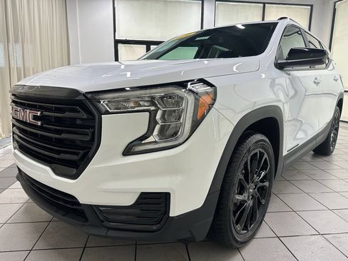 Certified 2024 GMC Terrain SLE w/ Driver Convenience Package image 11