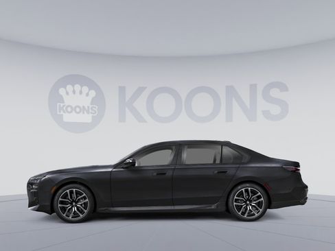 Used 2023 BMW 760i xDrive AWD/4WD image 4
