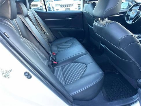 Used 2020 Toyota Camry image 12