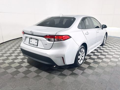 Used 2024 Toyota Corolla LE FWD image 3