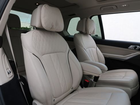 Used 2020 BMW X7 xDrive40i w/ Premium Package AWD/4WD image 48