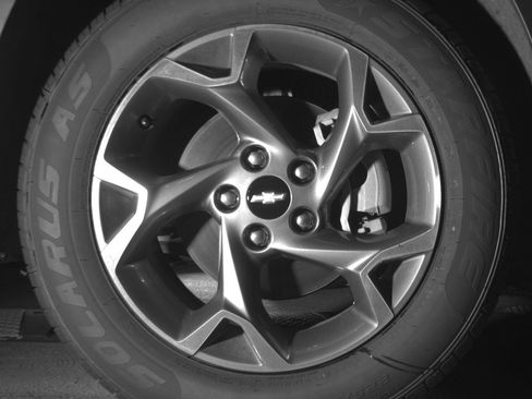 Used 2025 Chevrolet Trax LT FWD image 13