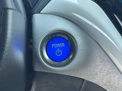 Used 2019 Chevrolet Bolt Premier w/ Infotainment Package FWD image 19