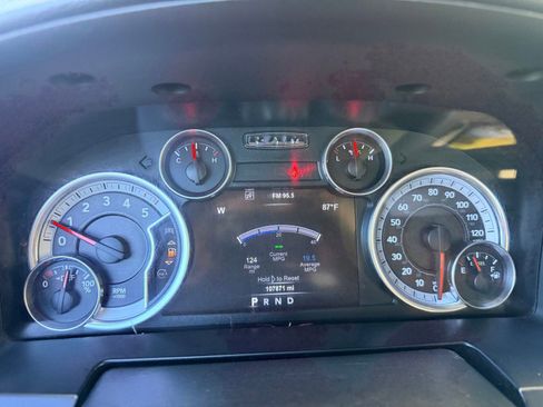 Used 2015 RAM 1500 Laramie w/ Convenience Group AWD/4WD image 9