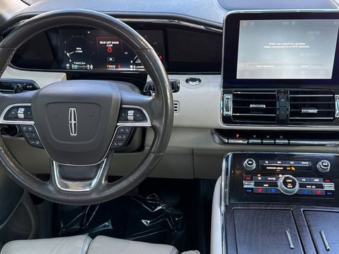Used 2018 Lincoln Navigator L Reserve w/ Technology Package image 14