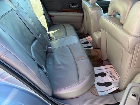 Used 2005 Buick Le Sabre Custom w/ Leather and Comfort Group image 9