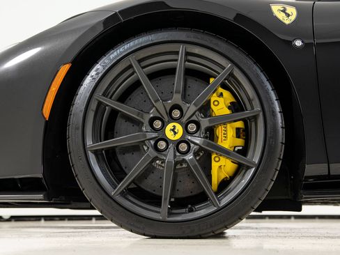 Certified 2022 Ferrari F8 Tributo RWD image 17