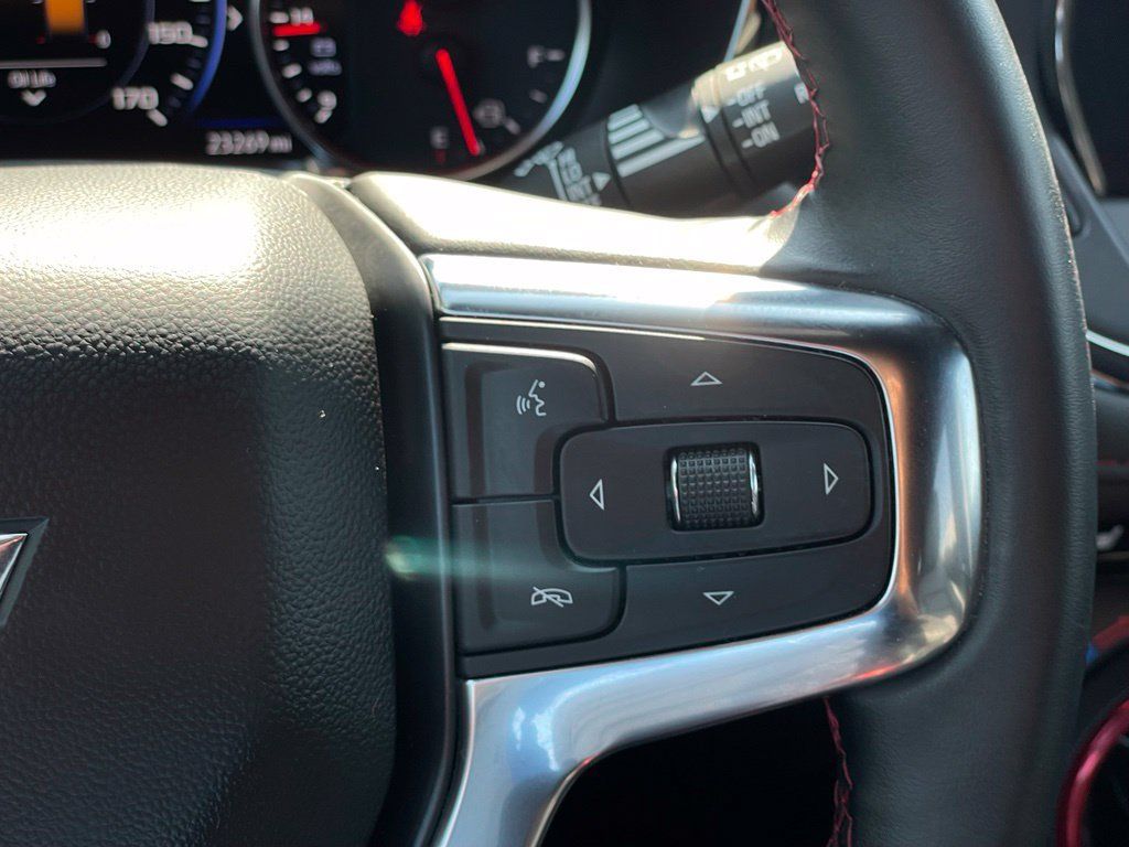 Used 2025 Chevrolet Blazer RS FWD image 14