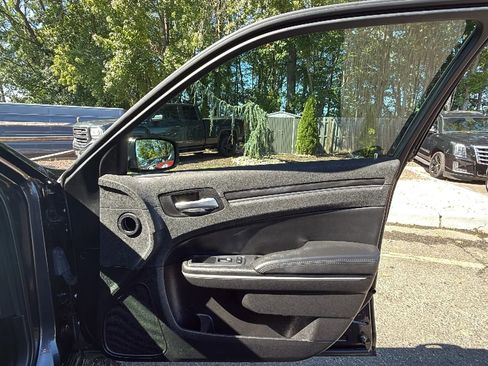 Used 2019 Chrysler 300 Touring w/ Sport Appearance Package image 27