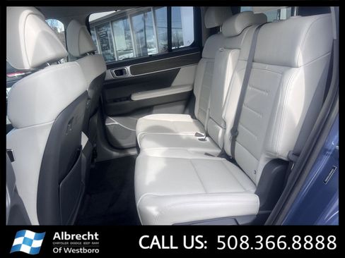 Used 2025 Hyundai Santa Fe Limited image 13