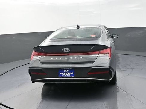 Used 2026 Hyundai Elantra SEL Sport Premium FWD image 9