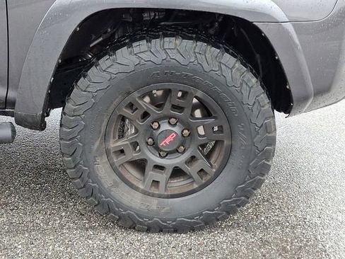 Certified 2019 Toyota 4Runner TRD Off-Road image 8