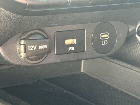 Used 2025 Hyundai Elantra SEL FWD image 34