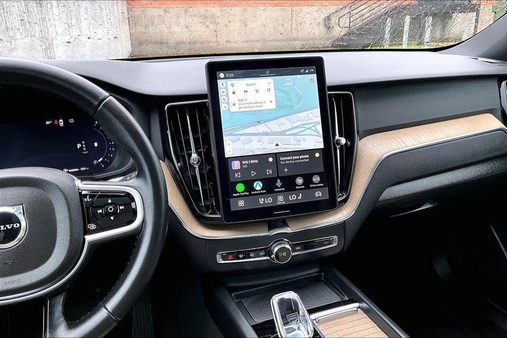 Certified 2026 Volvo XC60 B5 Plus AWD/4WD image 8