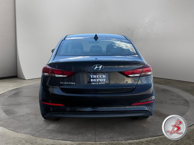 Used 2018 Hyundai Elantra SEL FWD image 6