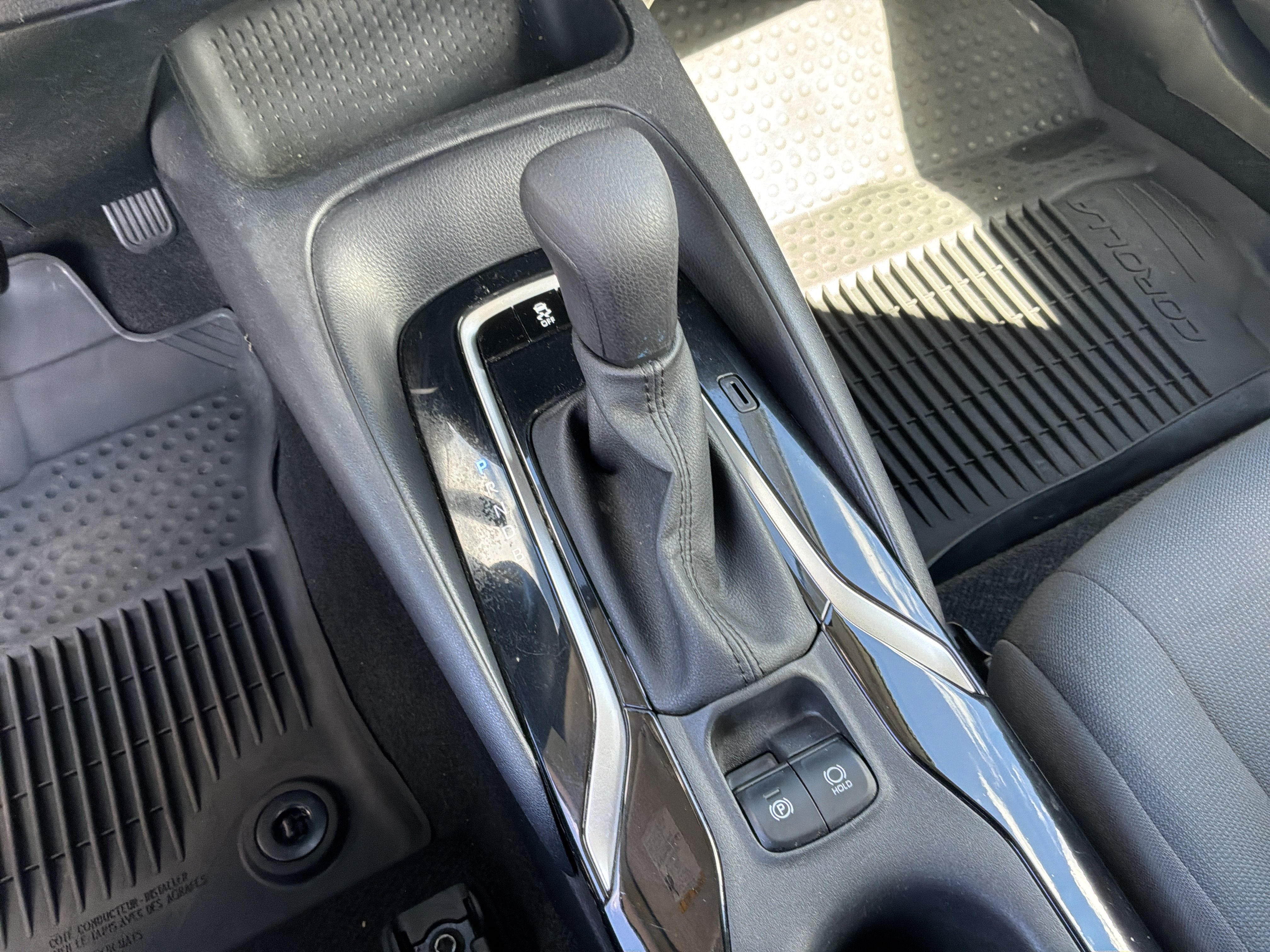 Used 2022 Toyota Corolla LE FWD image 26