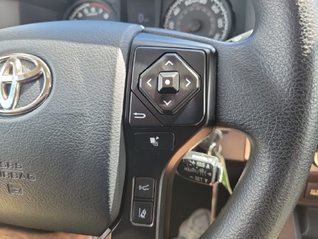 Used 2018 Toyota Tacoma SR AWD/4WD image 18