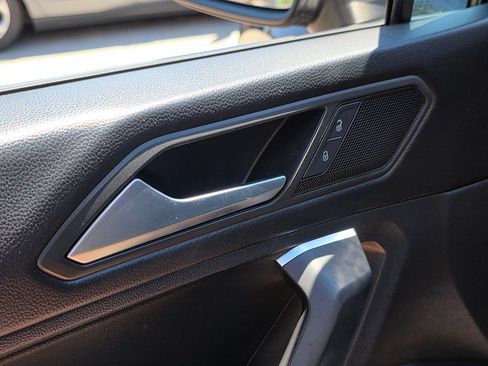 Used 2020 Volkswagen Tiguan SE w/ Panoramic Sunroof Package FWD image 30