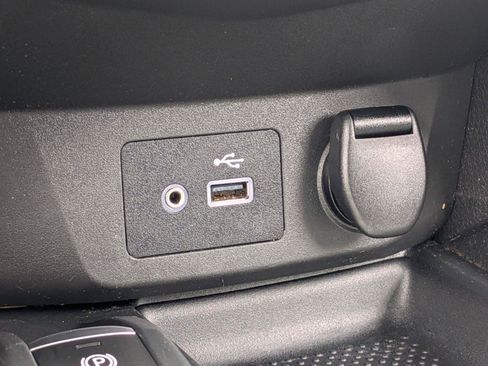 Used 2019 Nissan Rogue SV w/ Premium Package AWD/4WD image 13