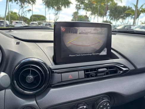 Used 2020 MAZDA MX-5 Miata Sport RWD image 48