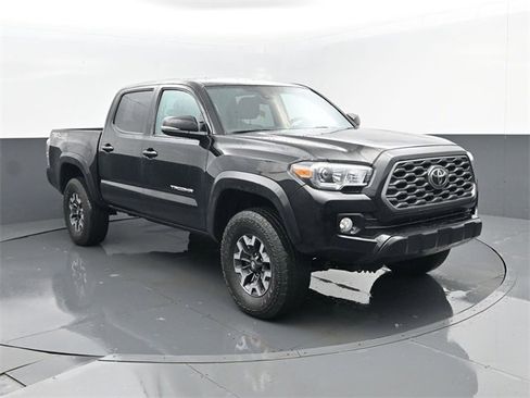 Used 2023 Toyota Tacoma TRD Off-Road w/ Technology Package image 3