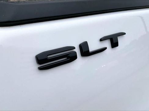 Used 2023 GMC Terrain SLT w/ Elevation Edition FWD image 10