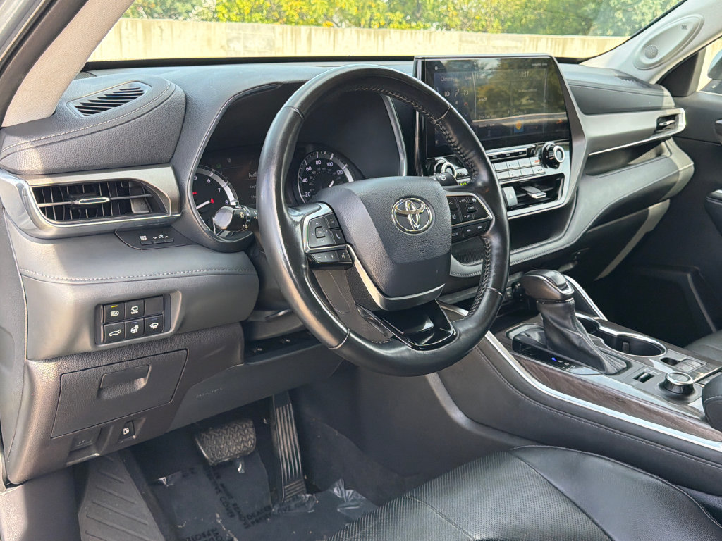 Used 2021 Toyota Highlander Limited AWD/4WD image 21