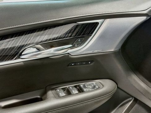 Used 2024 Cadillac XT6 Premium Luxury w/ LPO, Floor Liner Package AWD/4WD image 17