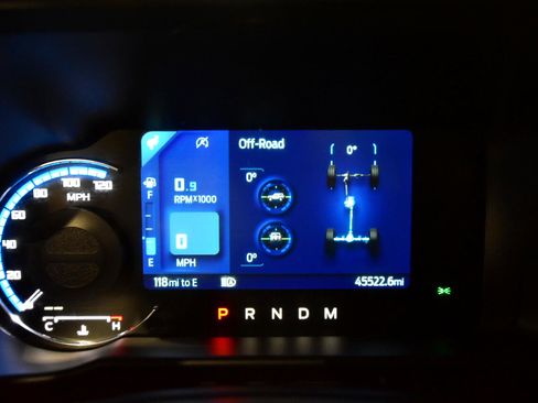 Used 2023 Ford Bronco Everglades image 28