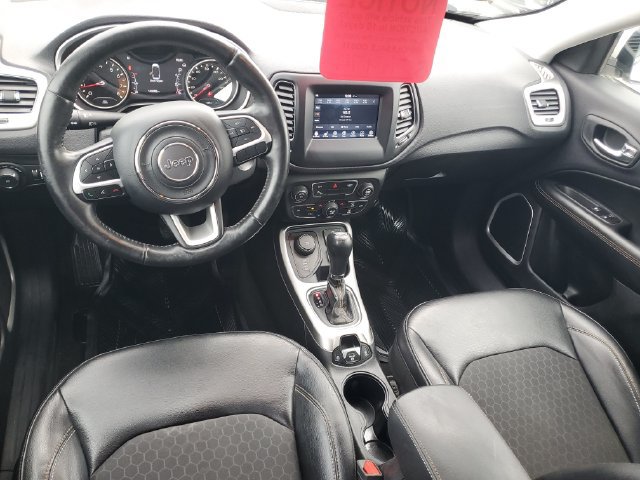 Used 2017 Jeep Compass Latitude w/ Popular Equipment Group AWD/4WD image 10