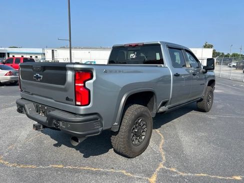 Used 2024 Chevrolet Silverado 2500 ZR2 w/ ZR2 Bison Edition AWD/4WD image 4