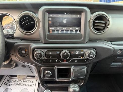Used 2022 Jeep Wrangler Unlimited Sport AWD/4WD image 24