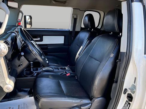 Used 2014 Toyota FJ Cruiser 4WD w/ Upgrade Package image 7