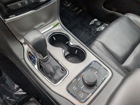 Used 2021 Jeep Grand Cherokee Limited image 17