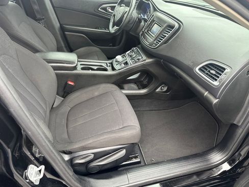 Used 2015 Chrysler 200 Limited w/ Convenience Group image 33
