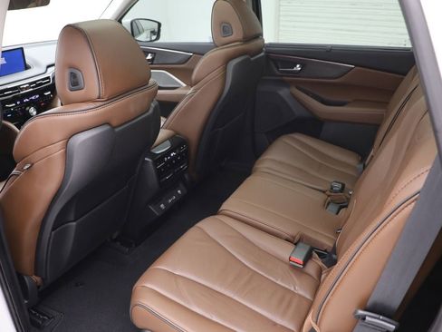Used 2024 Acura MDX SH-AWD w/ Advance Package image 11