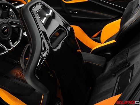 Used 2026 McLaren 750S Spider RWD image 41