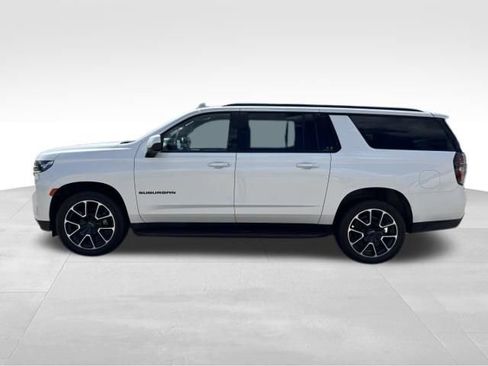 Used 2023 Chevrolet Suburban RST AWD/4WD image 2