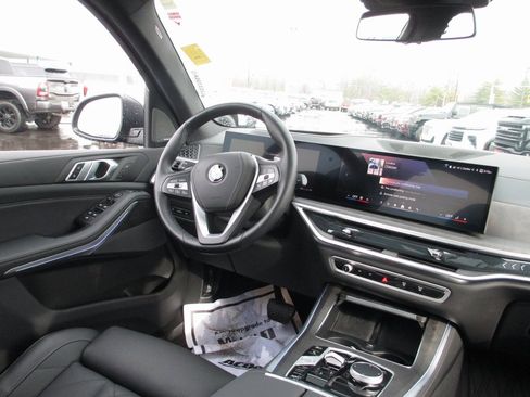 Used 2024 BMW X5 xDrive40i w/ Premium Package image 22