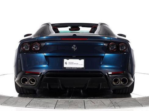 Used 2021 Ferrari 812 GTS RWD image 15