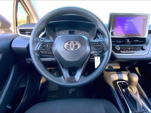 Used 2023 Toyota Corolla LE image 5