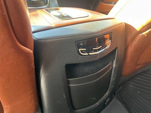 Used 2020 Cadillac Escalade Luxury image 19