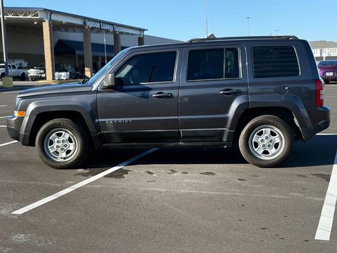 Used 2016 Jeep Patriot Sport w/ Power Value Group image 2