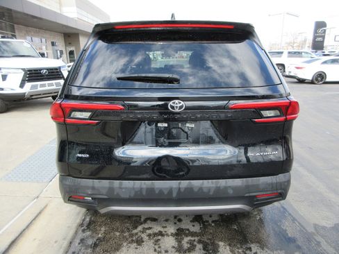 Used 2024 Toyota Grand Highlander Platinum image 7